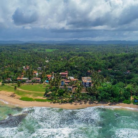 Villa Tissa Beach Resort Weligama Bagian luar foto