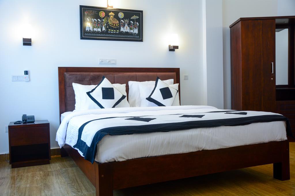 Villa Tissa Beach Resort Weligama Bagian luar foto