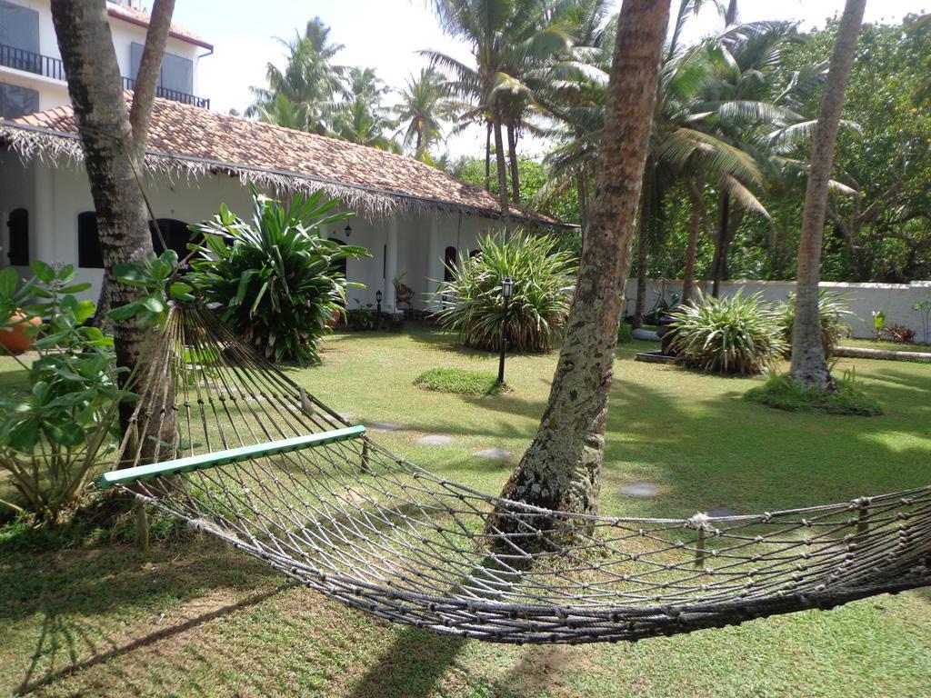 Villa Tissa Beach Resort Weligama Bagian luar foto
