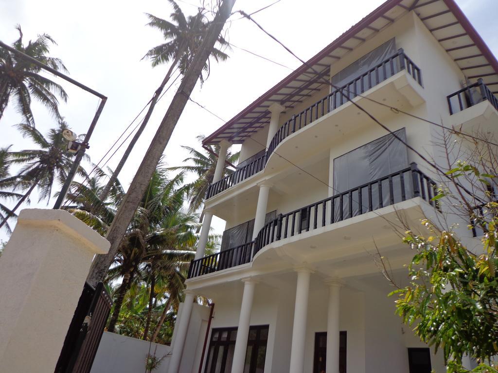 Villa Tissa Beach Resort Weligama Bagian luar foto