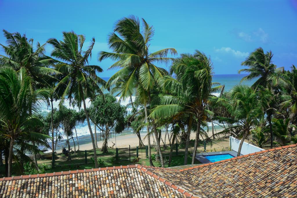 Villa Tissa Beach Resort Weligama Bagian luar foto
