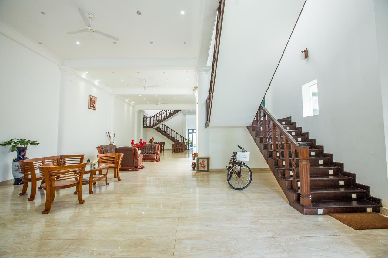 Villa Tissa Beach Resort Weligama Bagian luar foto
