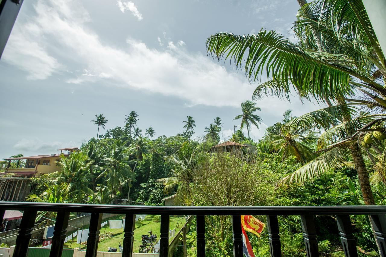 Villa Tissa Beach Resort Weligama Bagian luar foto